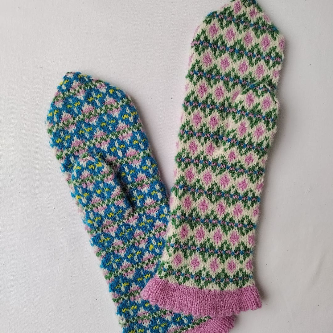 Knitting Jenny Pattern 11 and 12: Fair Isle Inspired Mittens