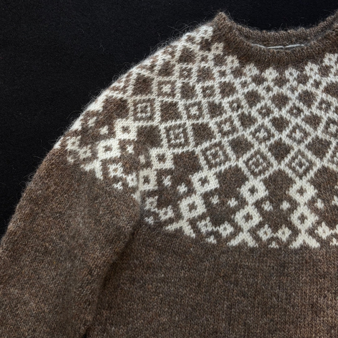 Knitting Jenny Pattern 141: Icelandic Léttlopi Wool Jumper