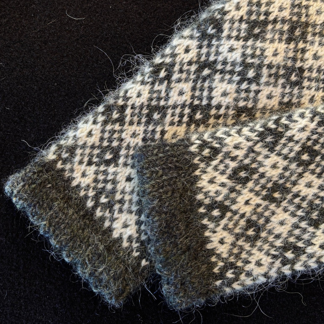Knitting Jenny Pattern 149: Icelandic Léttlopi Wool Mittens